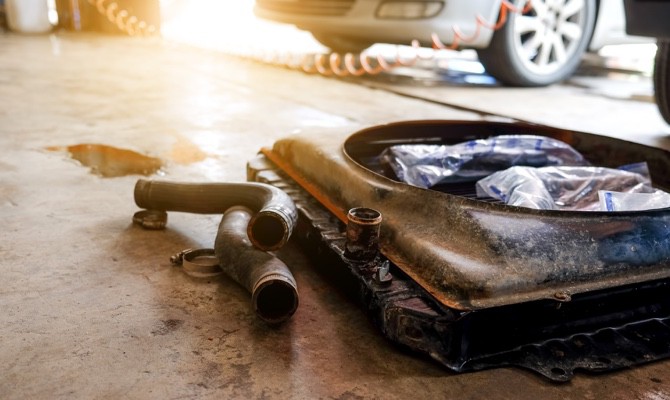 Engine-Parts-In-Garage Engine-Parts-In-Garage